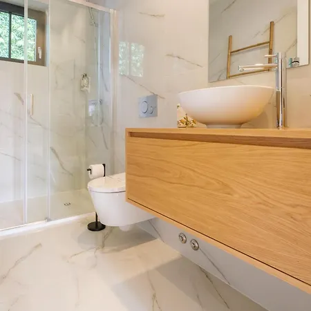 Art Deco 23 Luxury 2br Downtown Metro Ac * 포르투